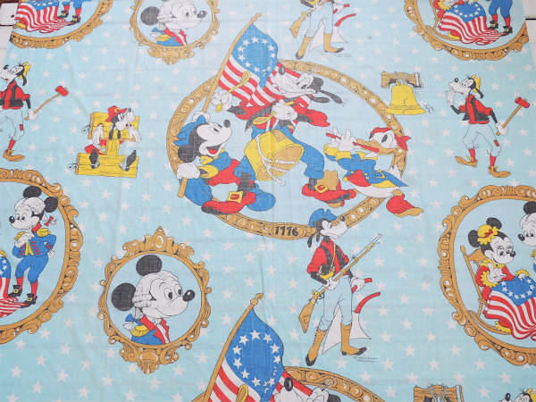 【ミッキー&フレンズ】アメリカ独立記念日・パレード・ヴィンテージ・ユーズドシーツ(フラットタイプ)