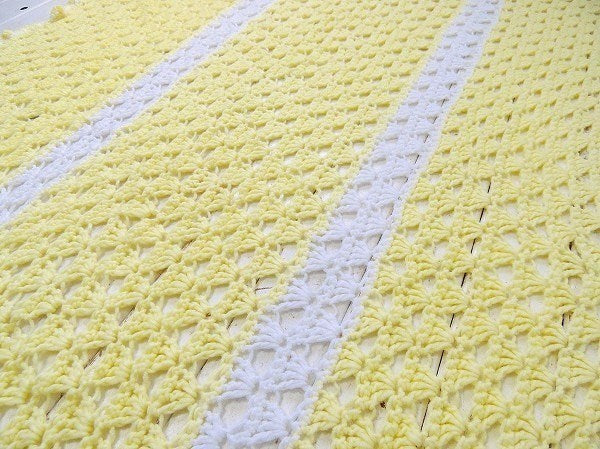 クリームイエロー・かぎ編み・ヴィンテージ・ニットブランケット ひざ掛け 大判 USA