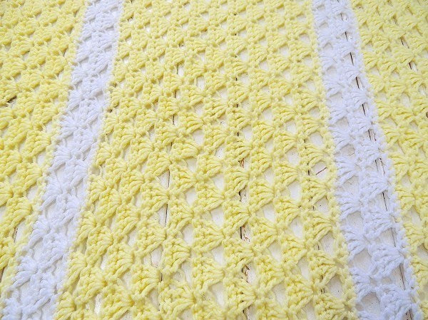 クリームイエロー・かぎ編み・ヴィンテージ・ニットブランケット ひざ掛け 大判 USA