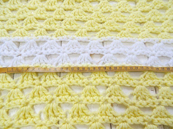 クリームイエロー・かぎ編み・ヴィンテージ・ニットブランケット ひざ掛け 大判 USA
