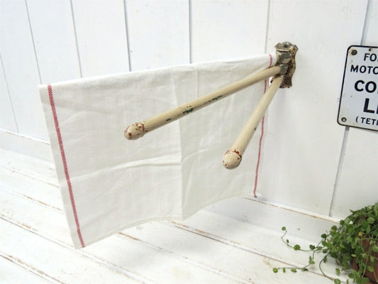 アイボリー色・3連スイングアーム・木製・アンティーク・タオルハンガー・タオルフック・シャビー