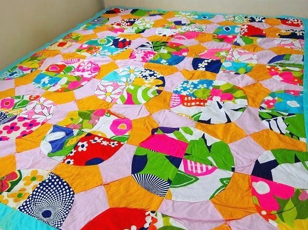 USA カラフル&ポップ 花柄　BIGサイズ ヴィンテージ パッチワーク キルトマット マルチカバー
