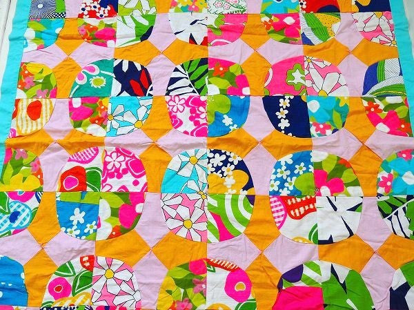 USA カラフル&ポップ 花柄　BIGサイズ ヴィンテージ パッチワーク キルトマット マルチカバー