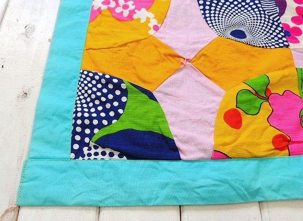 USA カラフル&ポップ 花柄　BIGサイズ ヴィンテージ パッチワーク キルトマット マルチカバー