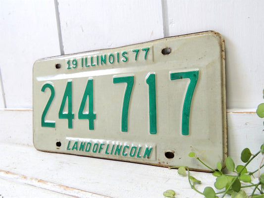イリノイ州・1977年 ヴィンテージ・ナンバープレート・USA・アメ車・自動車