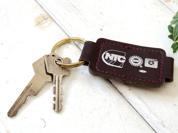 NTC・クライスラー ヴィンテージ・アメ車・アドバタイジング・キーホルダー・古鍵2本付き