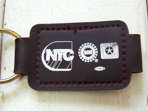 NTC・クライスラー ヴィンテージ・アメ車・アドバタイジング・キーホルダー・古鍵2本付き