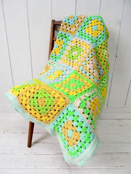 パステルカラー・モチーフ編み・ハンドメイド・ヴィンテージ・ニットブランケット・グラニーブランケット