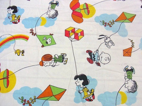 【スヌーピー】ピーナッツの仲間・カイト柄・ヴィンテージ・ユーズドシーツ(フラットタイプ) USA