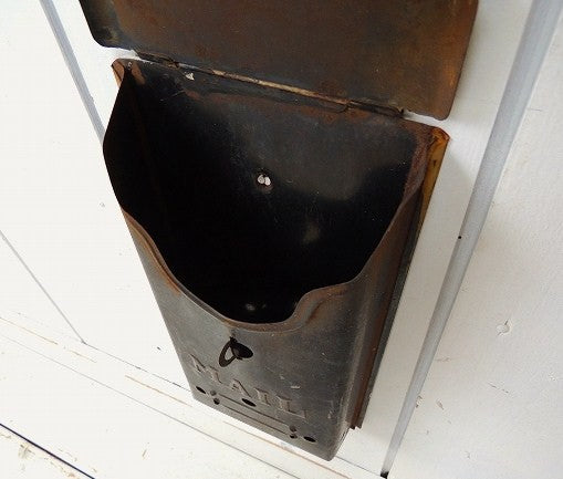 【MAIL】USA!黒色・ティン製・アンティーク・メールボックス/郵便受け/ポスト