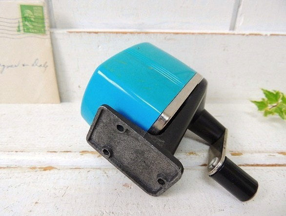 【Apsco】MIDGET・ターコイズブルー色の小さなヴィンテージ・ペンシルシャープナー/鉛筆削り
