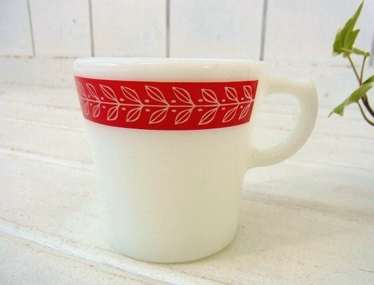 【PYREX】パイレックス・赤色・ローレル柄・マグカップ USA