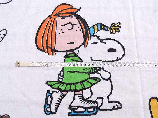 【スヌーピー】ピーナッツの仲間・スポーツ柄・ヴィンテージ・USEDフラットシーツ(1/2) USA