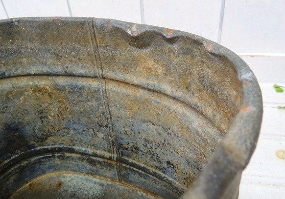 USA モップ絞り付き・三角形・ヴィンテージ・ブリキバケツ バケツ エクステリア 生活雑貨　シャビー