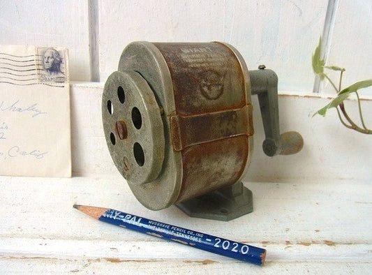 【APSCO GIANT】アンティーク・ペンシルシャープナー/鉛筆削り　USA