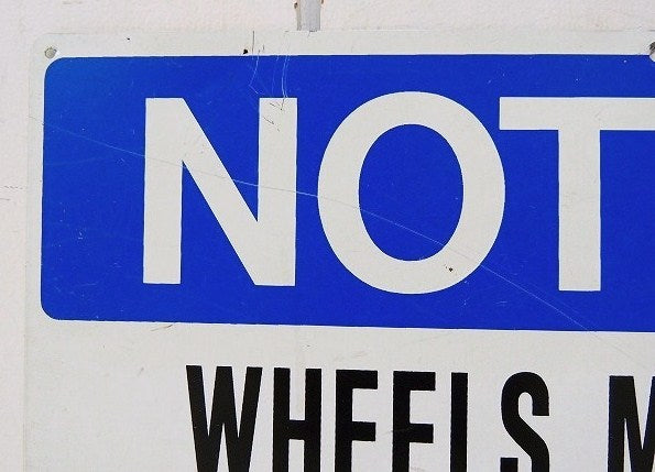 【NOTICE/WHEELS..】ヴィンテージ・スチール製サイン/看板/USA/工場/ガレージ