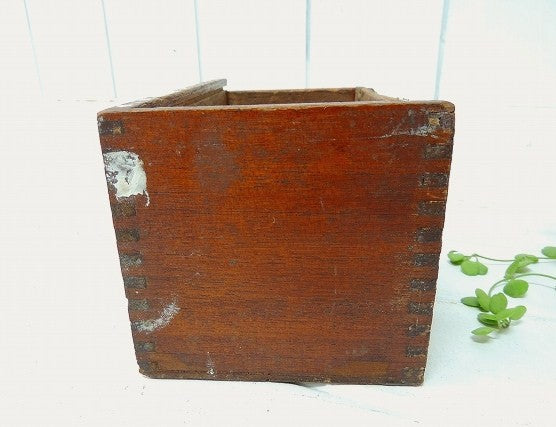 【CHURCHILL】チャーチル・葉巻の小さなアンティーク・木箱/ウッドボックス