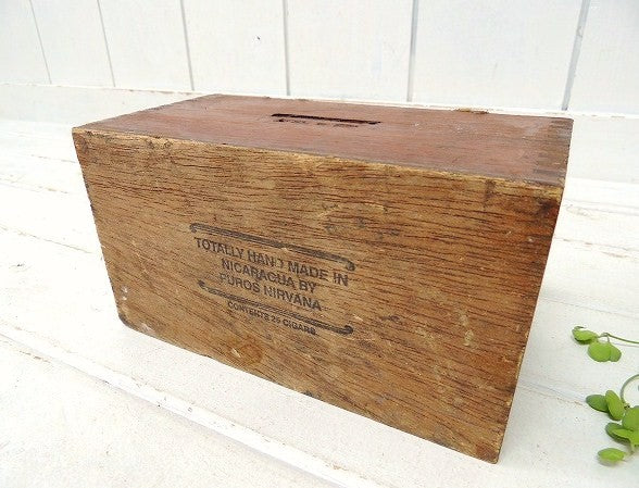 【CHURCHILL】チャーチル・葉巻の小さなアンティーク・木箱/ウッドボックス