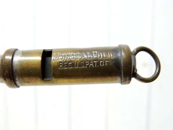 【ポリス・MUNICIPAL POLICE】 アンティーク・メタル製・ホイッスル・呼び笛