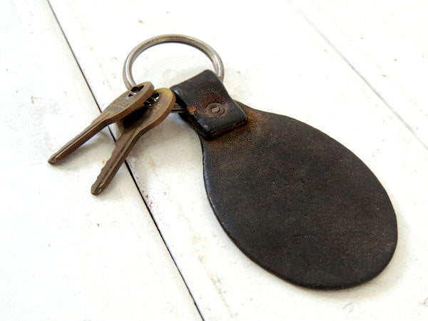 HEMP柄・ヴィンテージ・革製・ヘンプ柄 レザーキーホルダー&真鍮製 古鍵2本付き