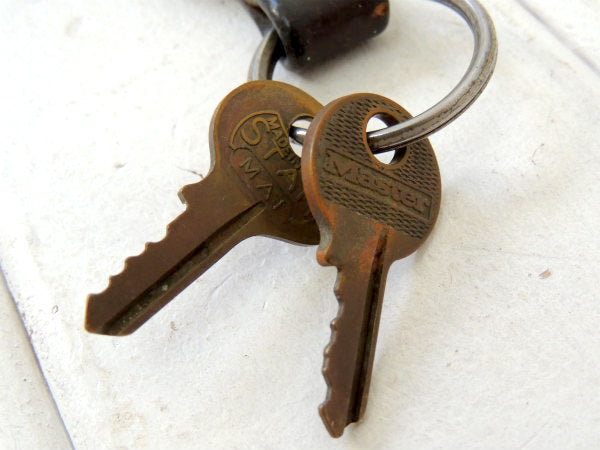 HEMP柄・ヴィンテージ・革製・ヘンプ柄 レザーキーホルダー&真鍮製 古鍵2本付き