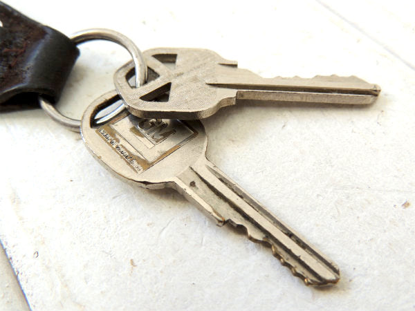 【GM・キャデラック・アメ車】ヴィンテージ・革・レザーキーホルダー・鍵2本付き・モーター系