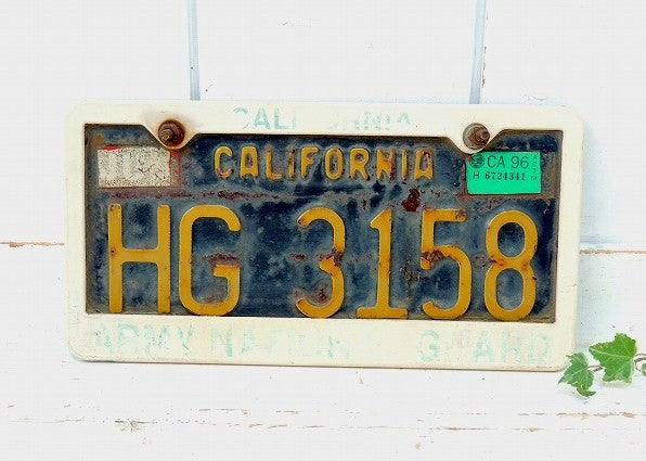【カリフォルニア州/1960年代/ARMY】ビンテージ・ナンバープレート・USA