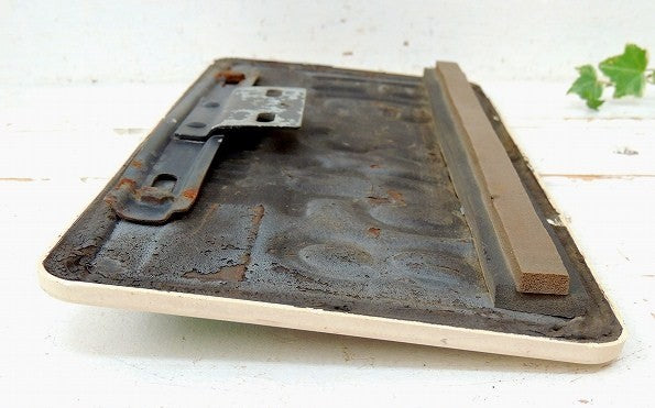 【カリフォルニア州/1960年代/ARMY】ビンテージ・ナンバープレート・USA