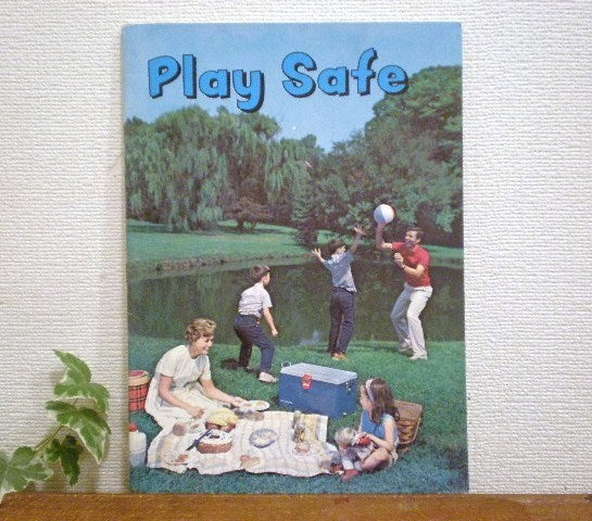 1970年代 アメリカ Play Safe HEALTH SCIENCE ヴィンテージ 学習 絵本 ピクニック キャンプ アウトドア クーラーボックス アメ車