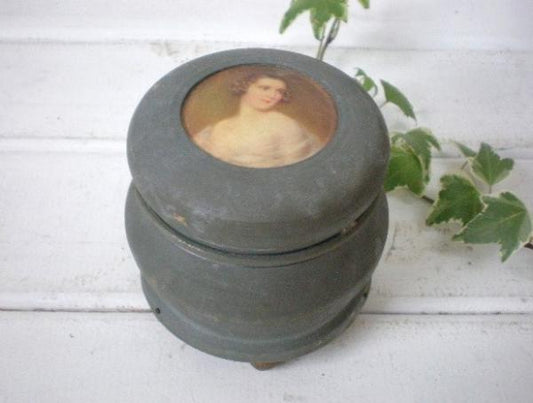 フランス 蚤の市 女性 アンティーク オルゴール 小物入れ 錫 西洋アンティークジャンク品