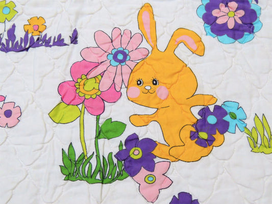 レトロなウサギ&犬&フラワー柄・キルティング製・ヴィンテージ・ベビーマット/ベビーブランケット