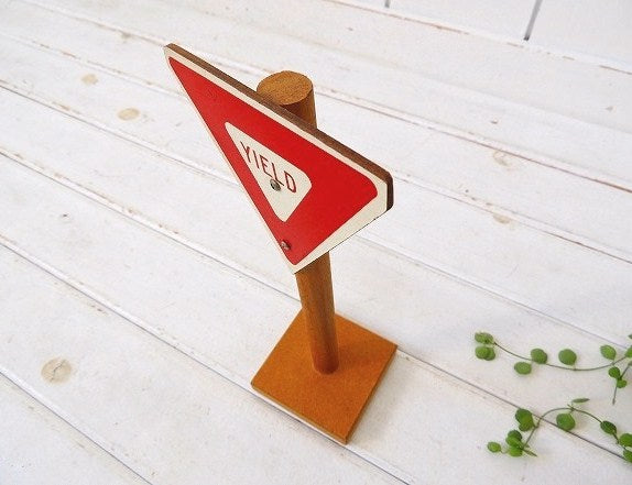 YIELD ヴィンテージ USA 看板 卓上 ストリートサイン おもちゃ 玩具 道路標識　インテリア　オブジェ