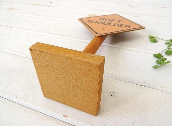 SOFT SHOULDER ヴィンテージ USA 卓上 ストリートサイン おもちゃ 路肩注意 看板 インテリア 店舗ディスプレイ