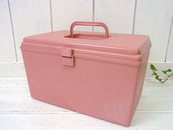 【WILSON】ピンク色・2段式・ヴィンテージ・ソーイングボックス/裁縫箱　USA