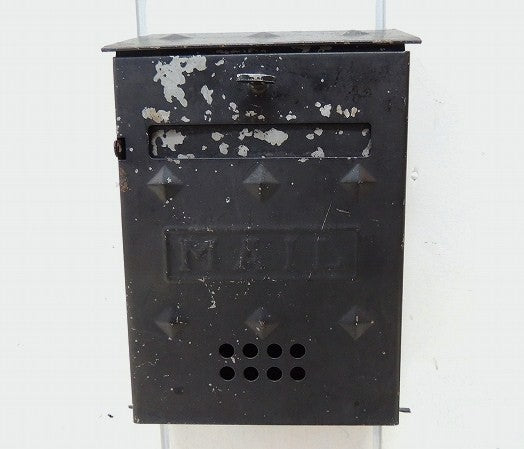 USA!黒色のシャビーなアイアン製・アンティーク・メールボックス/郵便受け/ポスト