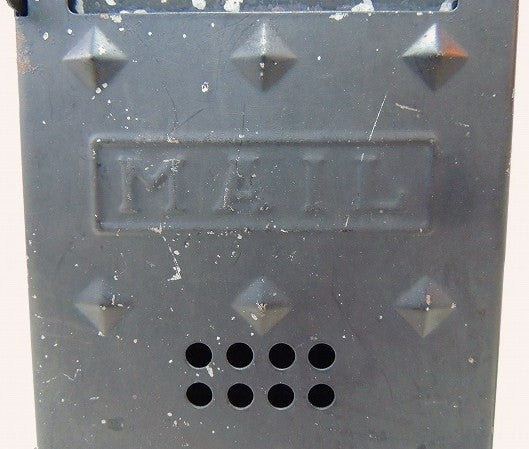 USA!黒色のシャビーなアイアン製・アンティーク・メールボックス/郵便受け/ポスト