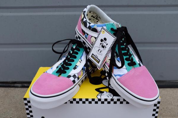 【USバンズ・VANS】ミッキーマウス・80's・ディズニー・コラボ・スニーカー・オールドスクール