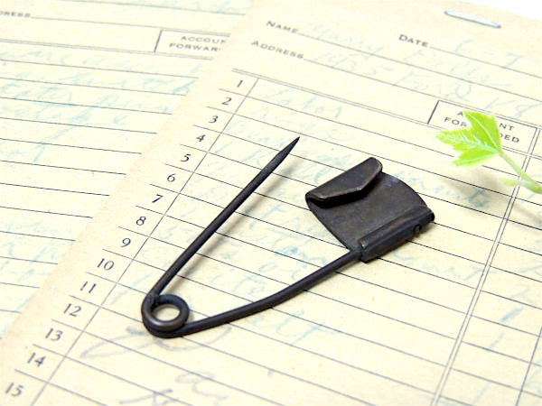 46 ナンバー入り 真鍮製 1950's アンティーク ランドリーピン 安全ピン USA