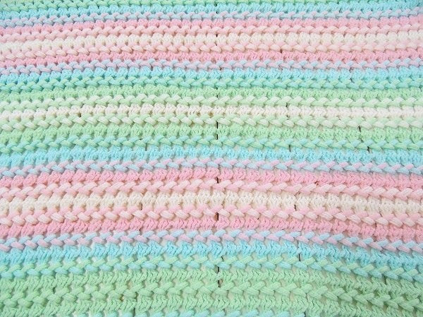 USA パステルカラー ボーダー柄・ハンドメイド・ヴィンテージ・ニットブランケット ひざ掛け