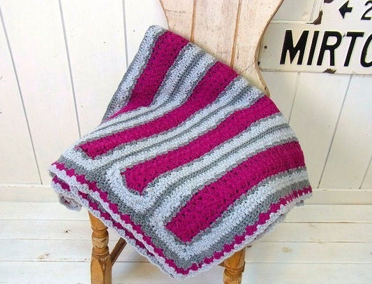 ハンドメイド・ヴィンテージ・ニット・ブランケット・手編み　USA