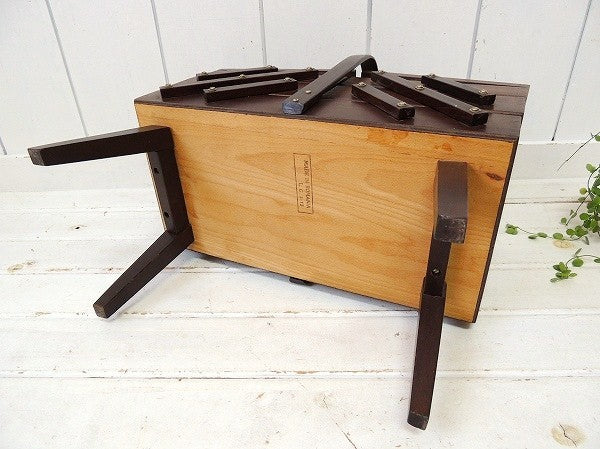 ルーマニア製・組み木仕様・脚付き・アンティーク・木製ソーイングボックス/裁縫箱
