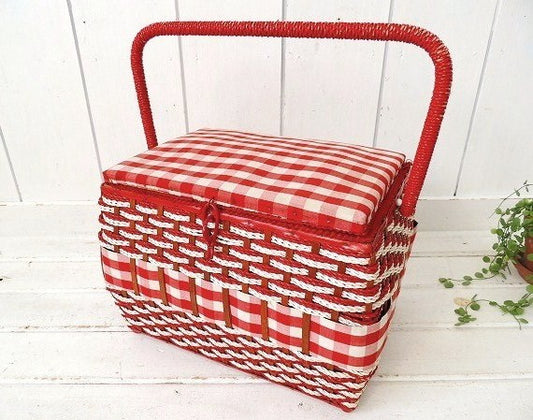 ギンガムチェック柄/レッド×ホワイト色のレトロなヴィンテージ・ソーイングボックス/裁縫箱/手芸用品