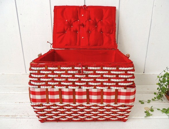 ギンガムチェック柄/レッド×ホワイト色のレトロなヴィンテージ・ソーイングボックス/裁縫箱/手芸用品