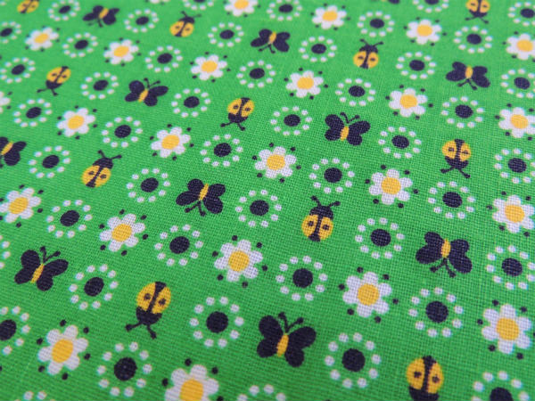 小花&てんとう虫&蝶々柄・グリーン地・デッドストック・ヴィンテージ・ファブリック/生地 USA