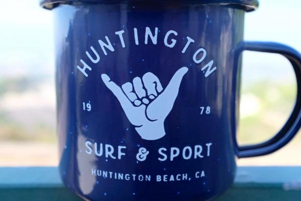 ハンティントン サーフ&スポーツ HSS・カリフォルニア・ホーロー マグ・キャンプ・アウトドア・青