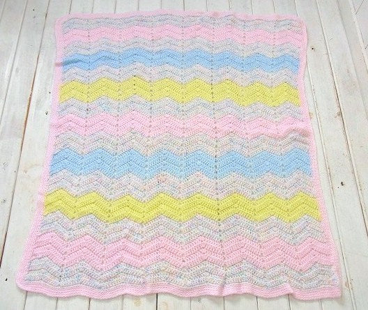 【パステルカラー・ハンドメイド】ヴィンテージ・ニット・ベビーブランケット/ひざ掛け USA