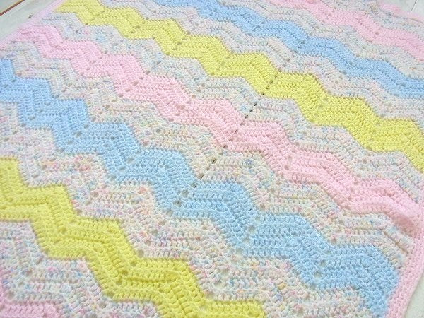 【パステルカラー・ハンドメイド】ヴィンテージ・ニット・ベビーブランケット/ひざ掛け USA