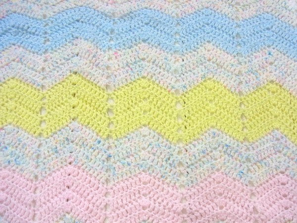【パステルカラー・ハンドメイド】ヴィンテージ・ニット・ベビーブランケット/ひざ掛け USA