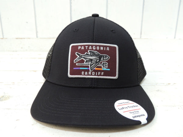 【Patagonia】パタゴニア・カーディフ・ブラック・LoProトラッカーハット&ステッカー1枚