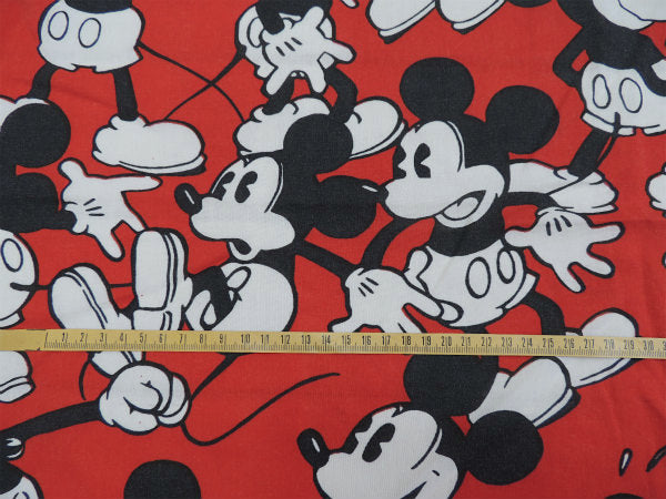【ミッキーマウス】ディズニー・ミッキーの総柄・赤色・ヴィンテージ・ユーズドシーツ(ボックスタイプ)